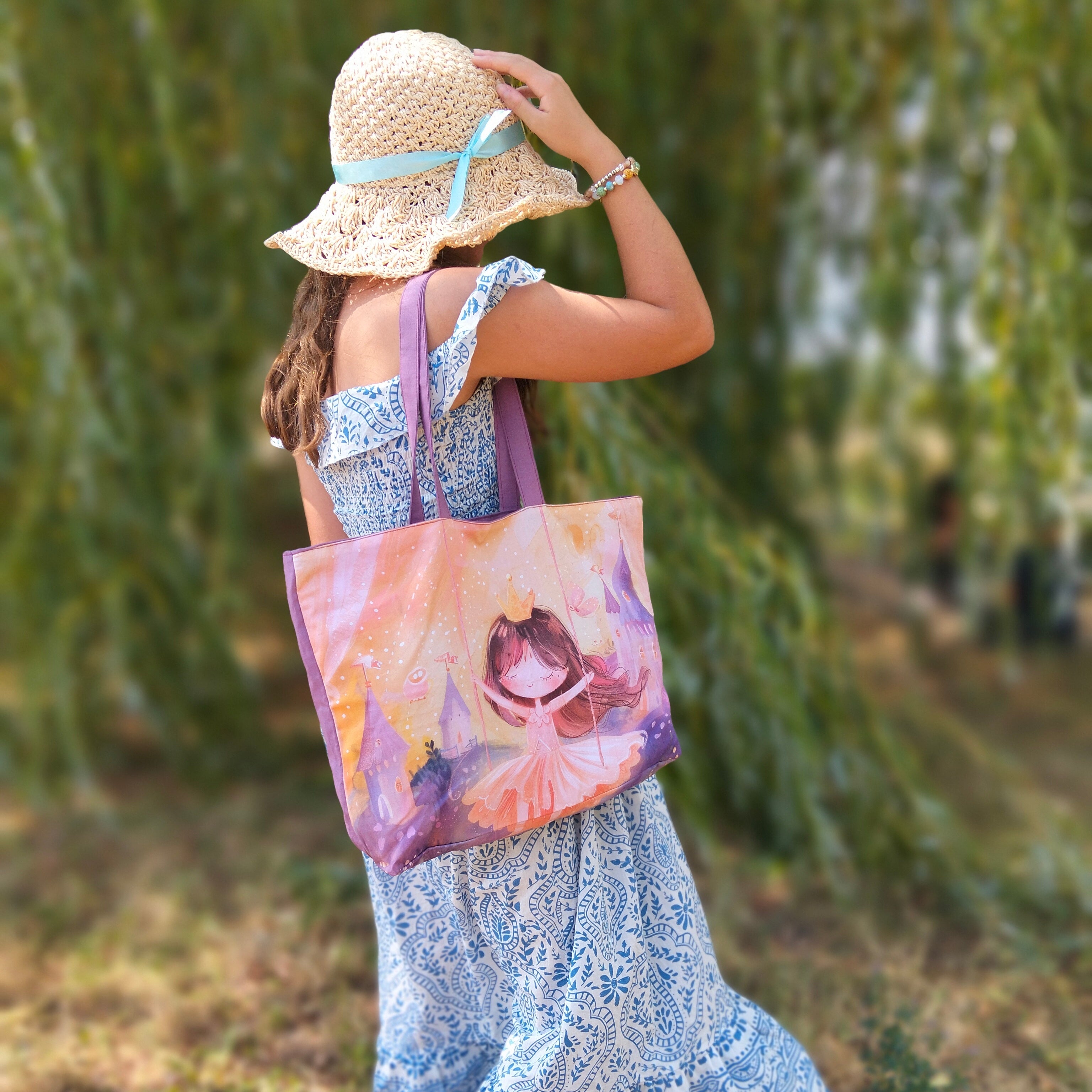 Tote Bag With Print Model of A Princess