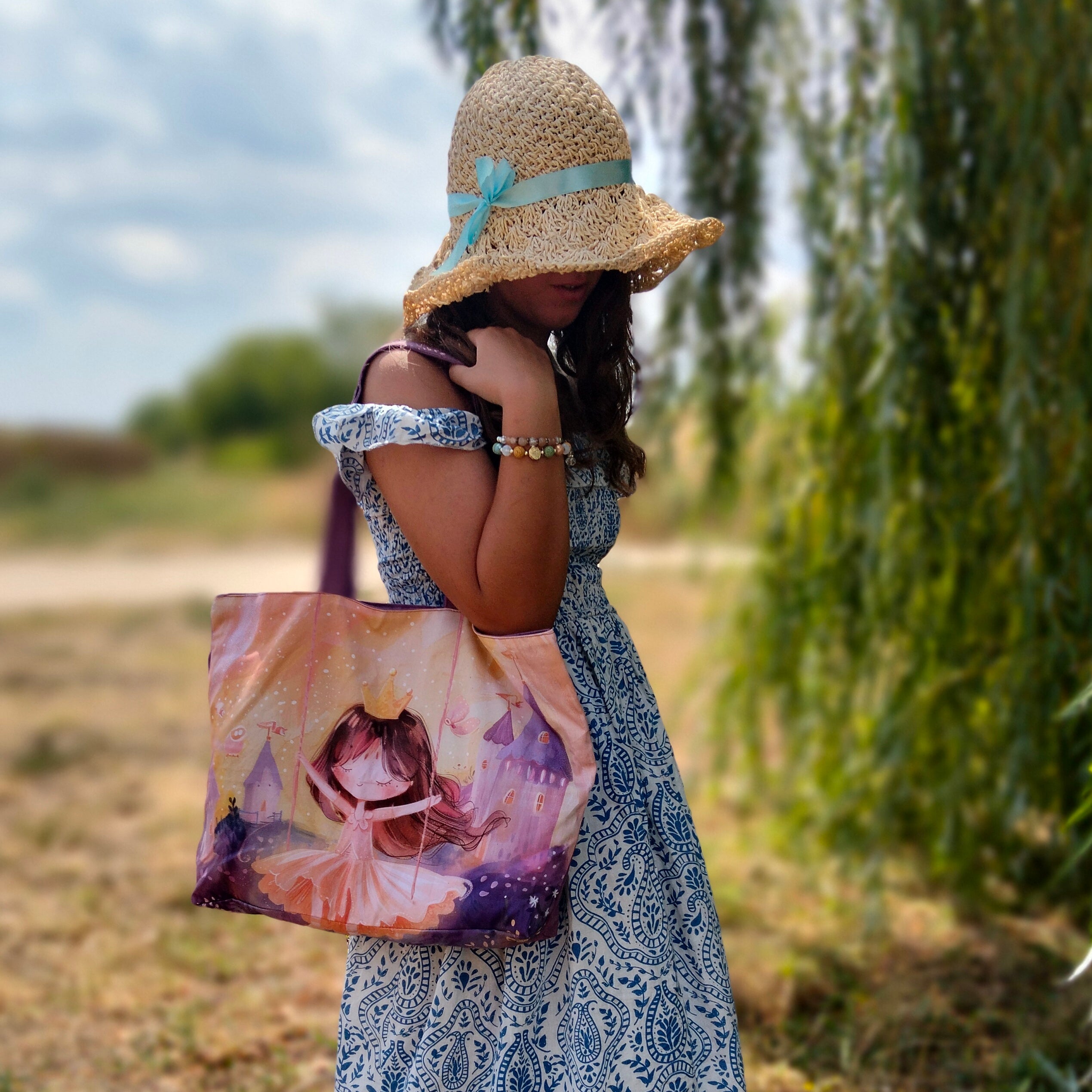 Tote Bag With Print Model of A Princess