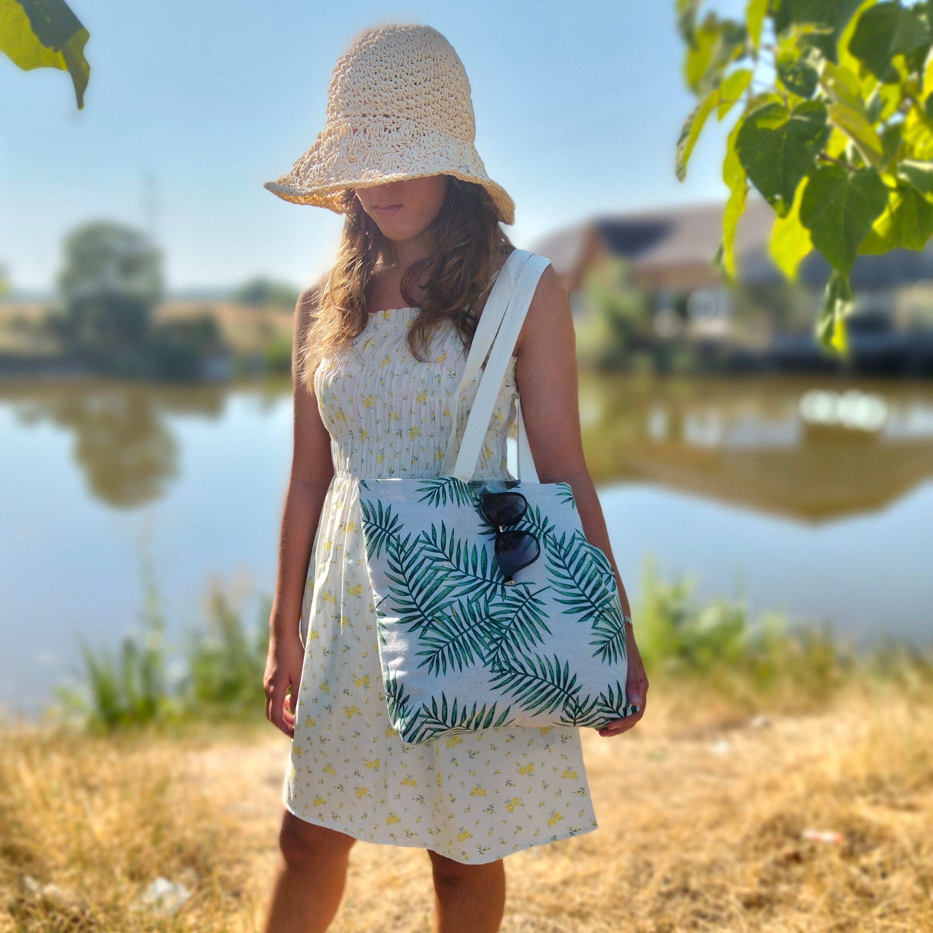 Tote Bag With Print Of Leaves