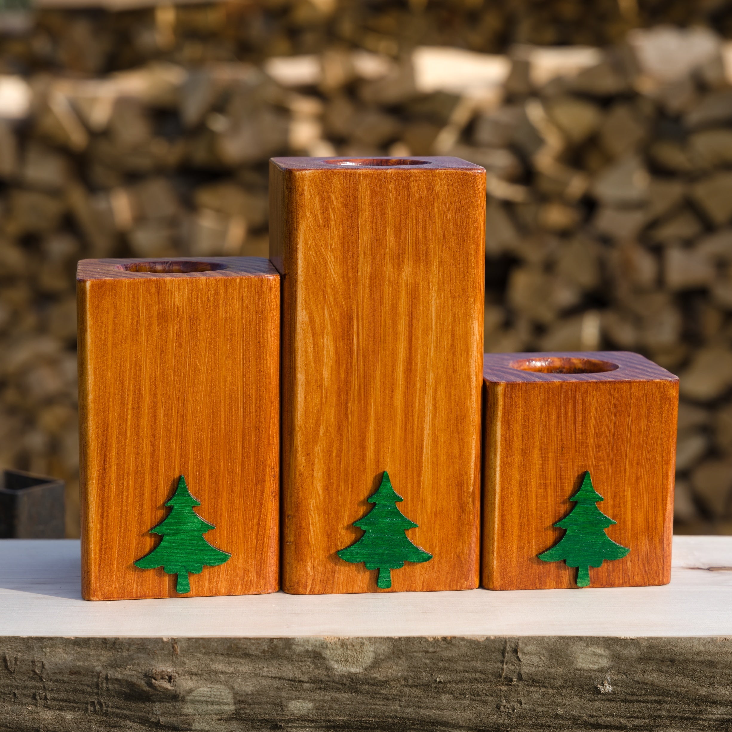 Minimalist Set of Three Square-Profile Candlesticks