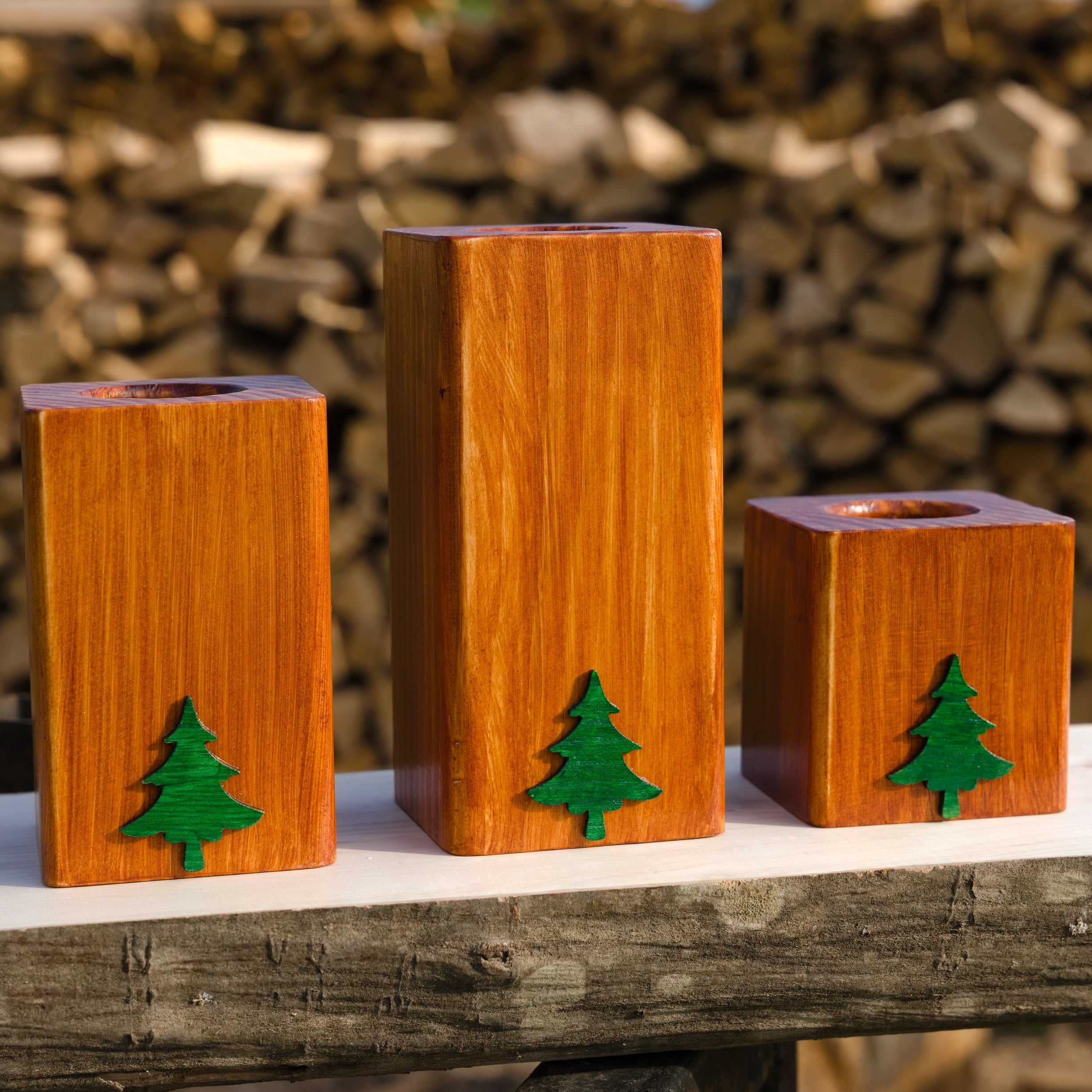 Minimalist Set of Three Square-Profile Candlesticks