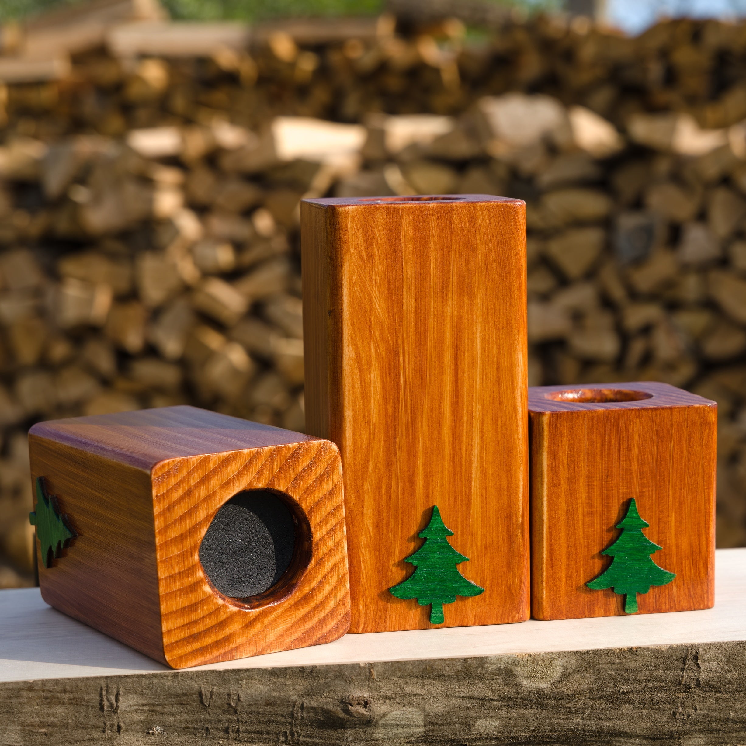 Minimalist Set of Three Square-Profile Candlesticks