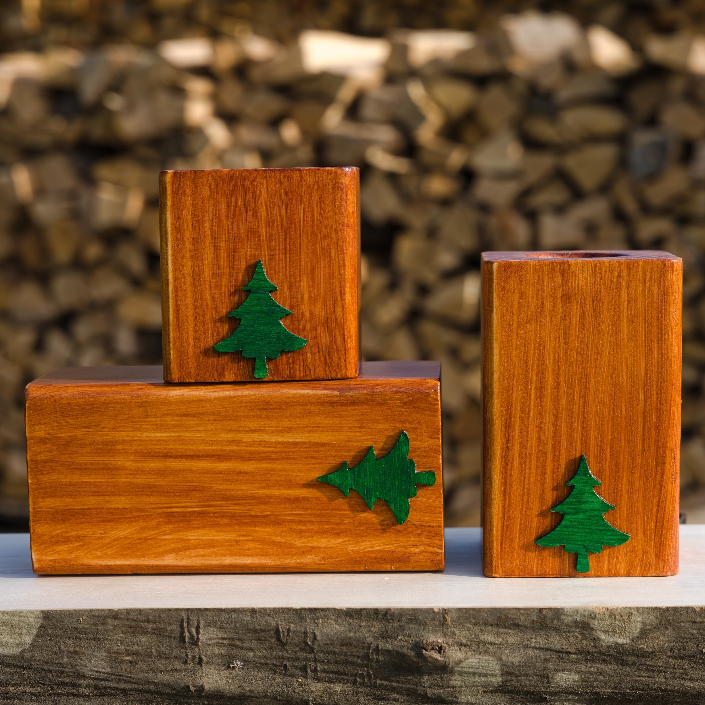 Minimalist Set of Three Square-Profile Candlesticks