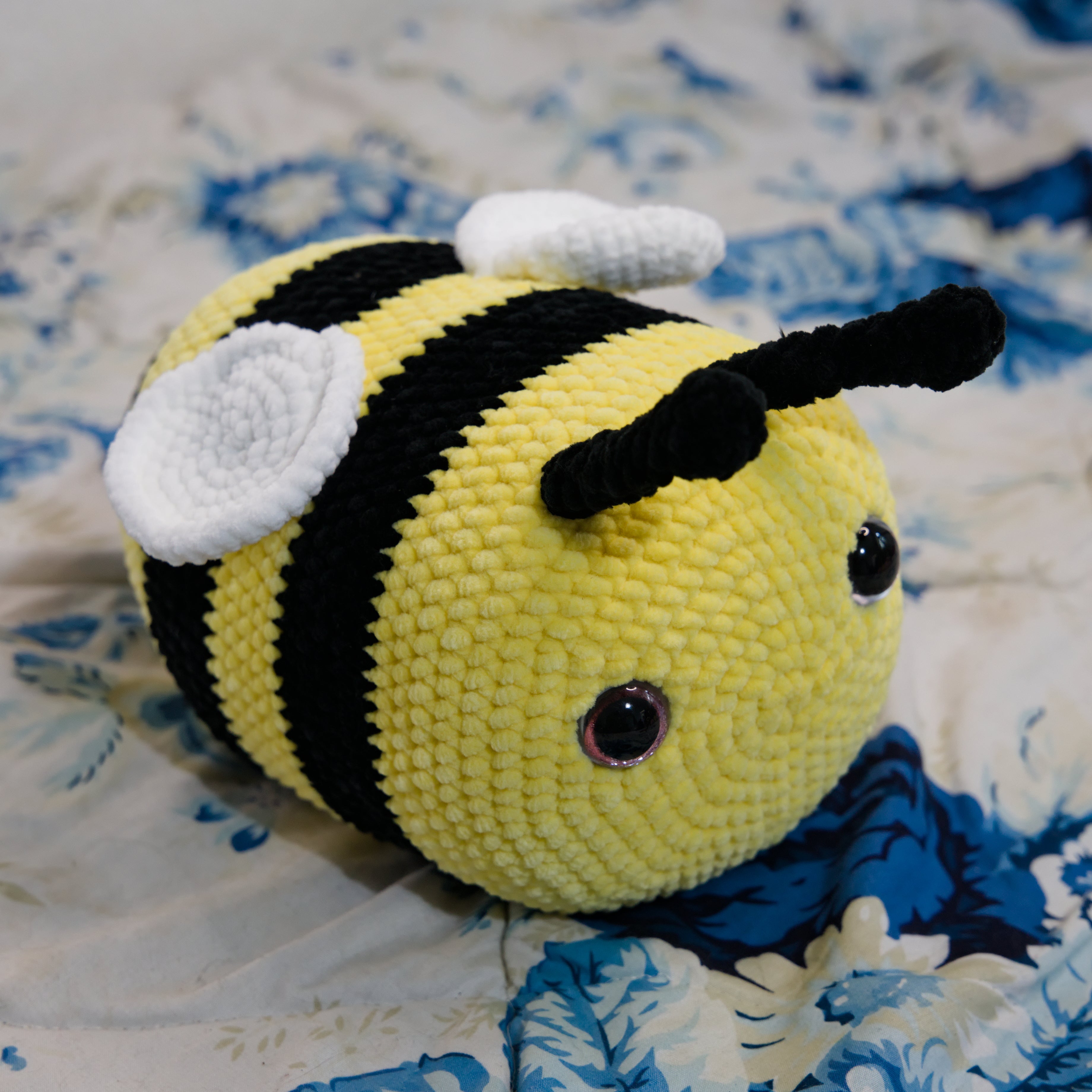 Bee-shaped Decorative Pillow - Yellow & Black