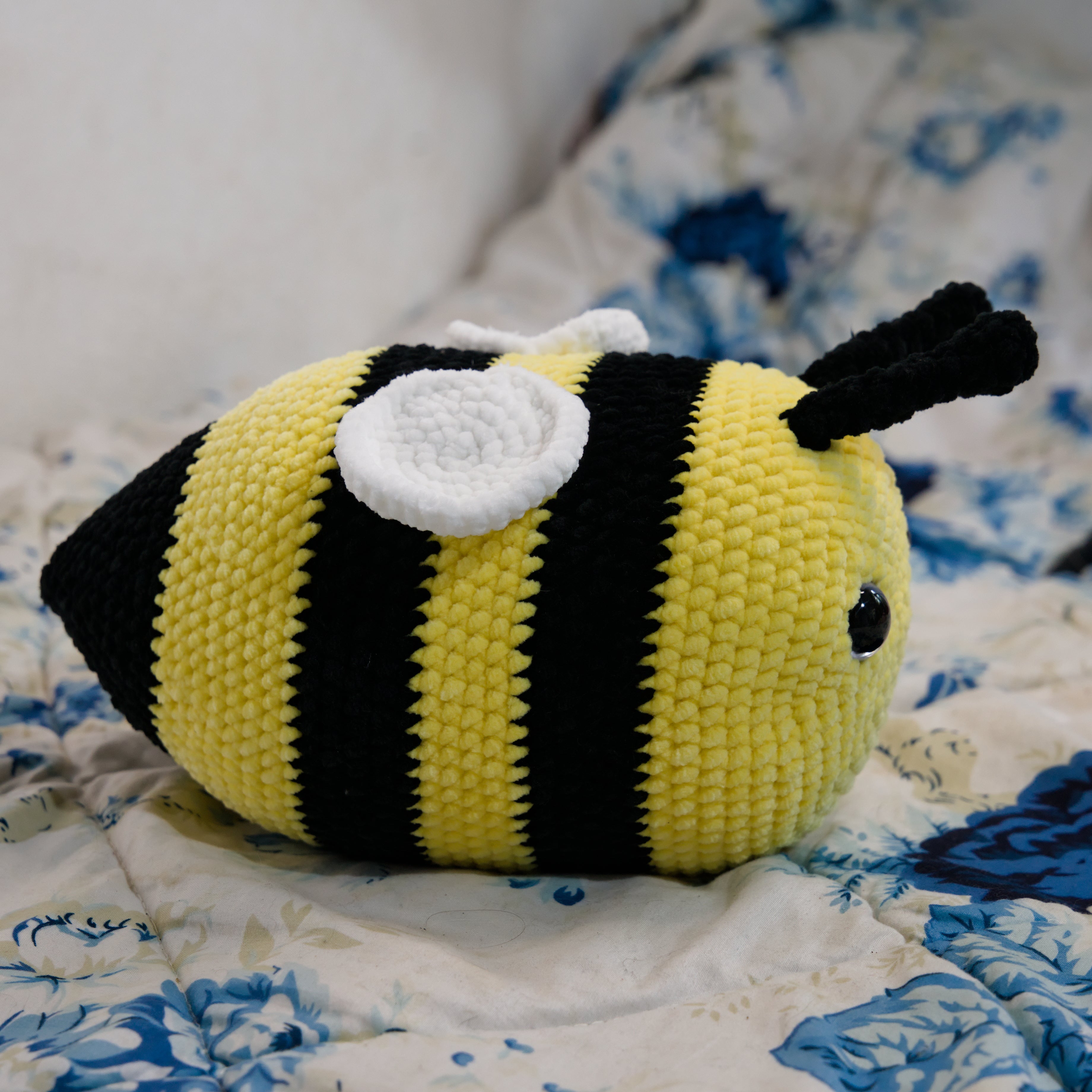 Bee-shaped Decorative Pillow - Yellow & Black