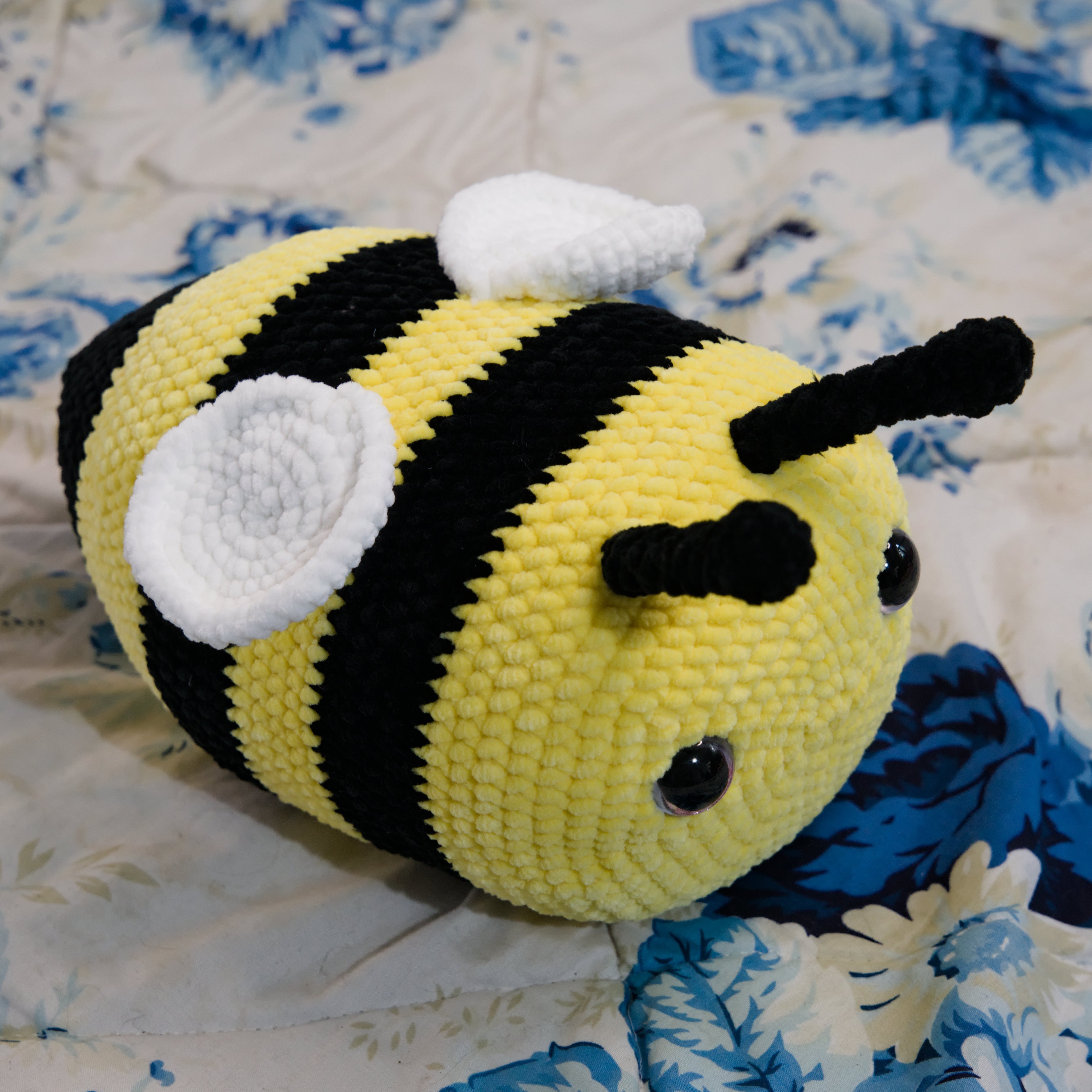 Bee-shaped Decorative Pillow - Yellow & Black